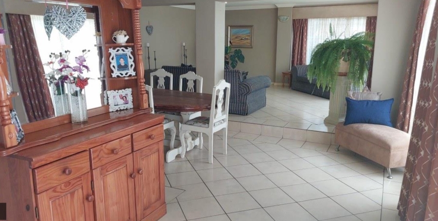 9 Bedroom Property for Sale in Tulisa Park Gauteng