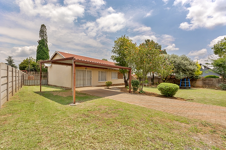 3 Bedroom Property for Sale in Crystal Park Gauteng