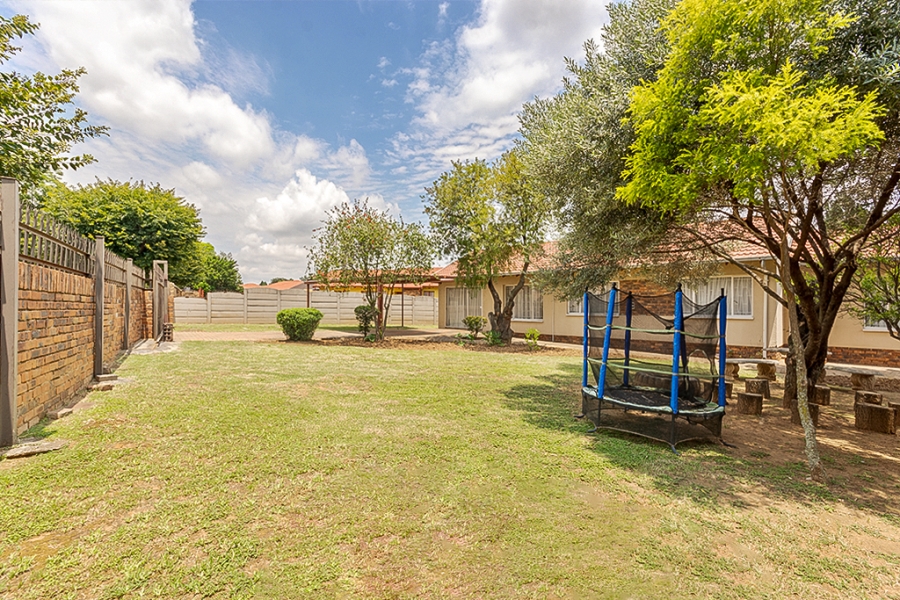 3 Bedroom Property for Sale in Crystal Park Gauteng
