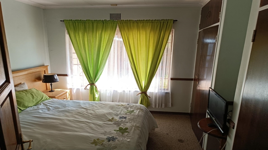 4 Bedroom Property for Sale in Vanderbijlpark SW 5 Gauteng