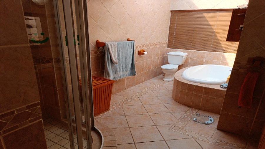 4 Bedroom Property for Sale in Vanderbijlpark SW 5 Gauteng