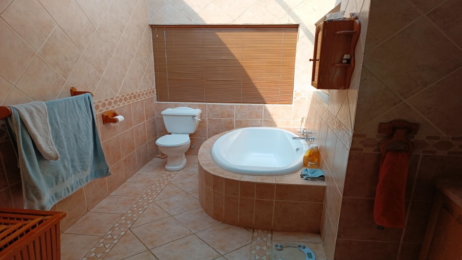 4 Bedroom Property for Sale in Vanderbijlpark SW 5 Gauteng