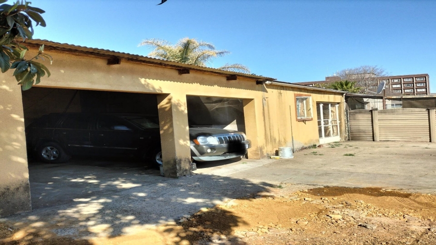 4 Bedroom Property for Sale in Vanderbijlpark CW 5 Gauteng