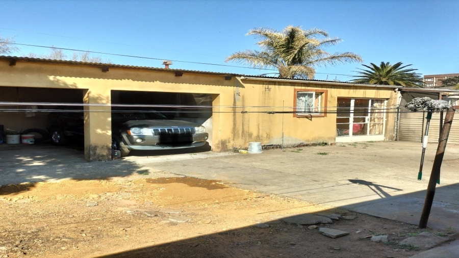 4 Bedroom Property for Sale in Vanderbijlpark CW 5 Gauteng