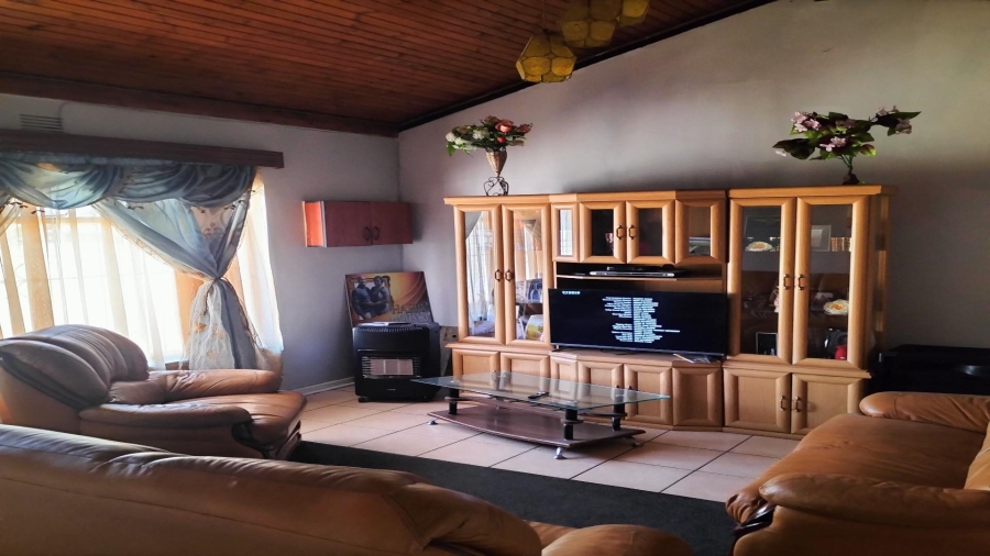 4 Bedroom Property for Sale in Vanderbijlpark CW 5 Gauteng