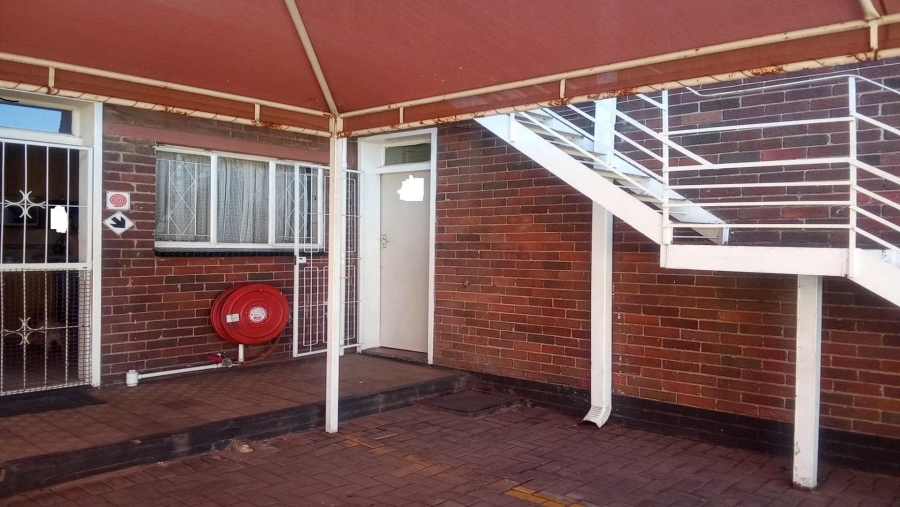 1 Bedroom Property for Sale in Vanderbijlpark CE 2 Gauteng