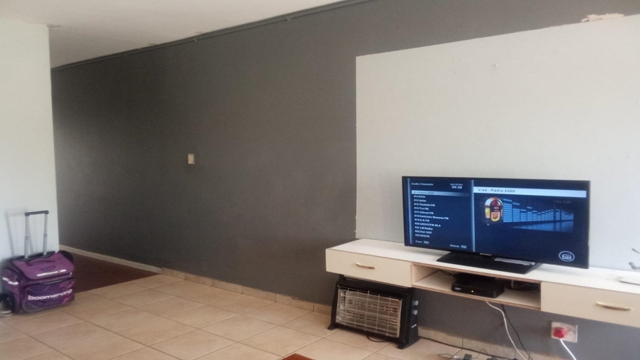 1 Bedroom Property for Sale in Vanderbijlpark CE 2 Gauteng