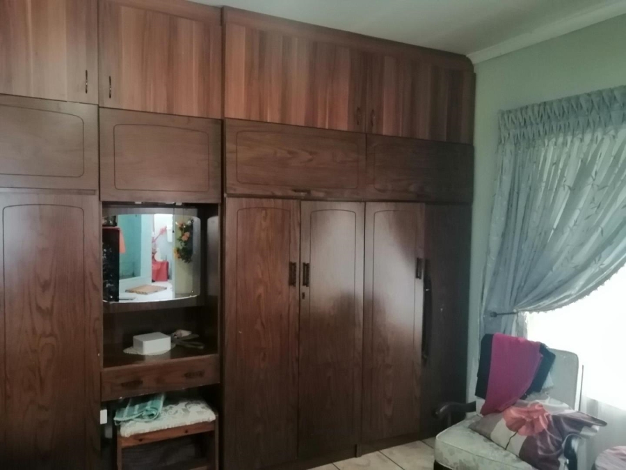 4 Bedroom Property for Sale in Mullerstuine Gauteng