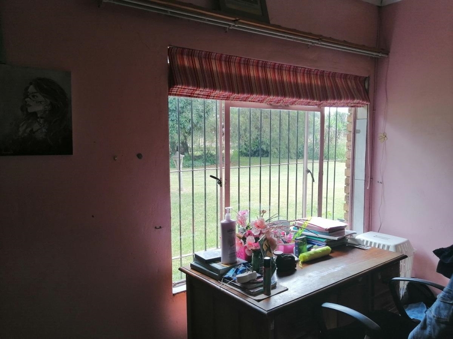 4 Bedroom Property for Sale in Mullerstuine Gauteng