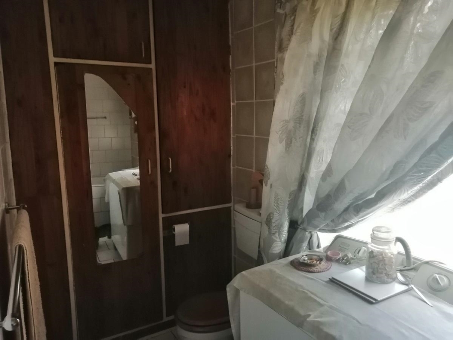 4 Bedroom Property for Sale in Mullerstuine Gauteng