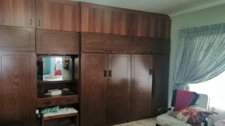 4 Bedroom Property for Sale in Mullerstuine Gauteng