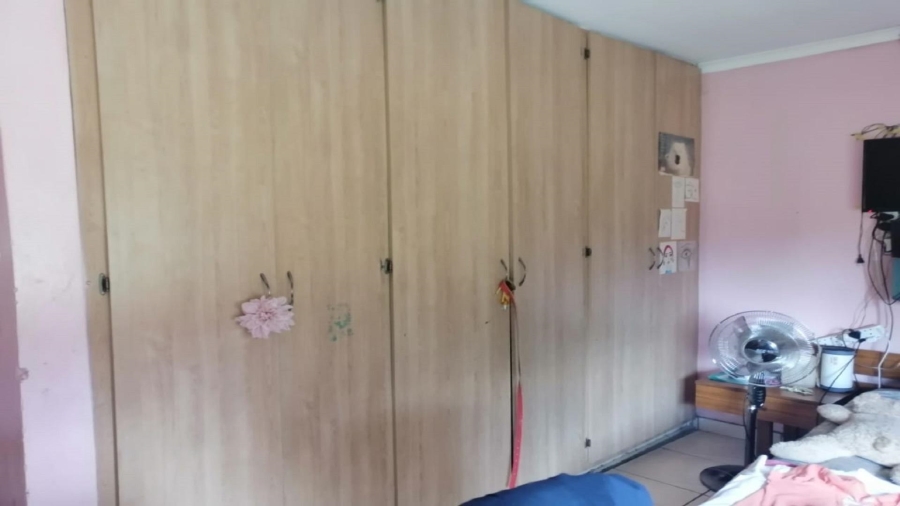 4 Bedroom Property for Sale in Mullerstuine Gauteng