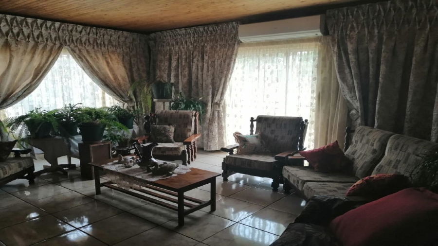 4 Bedroom Property for Sale in Mullerstuine Gauteng