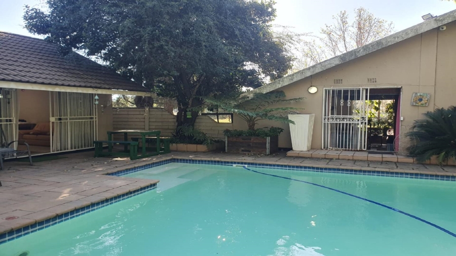 5 Bedroom Property for Sale in Zuurfontein Gauteng