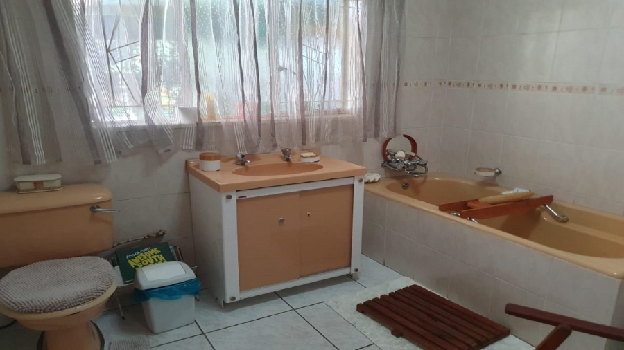 5 Bedroom Property for Sale in Zuurfontein Gauteng