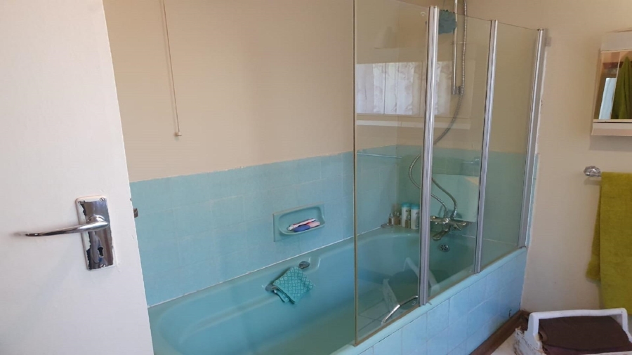 5 Bedroom Property for Sale in Zuurfontein Gauteng