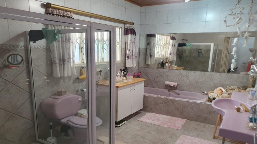 5 Bedroom Property for Sale in Zuurfontein Gauteng