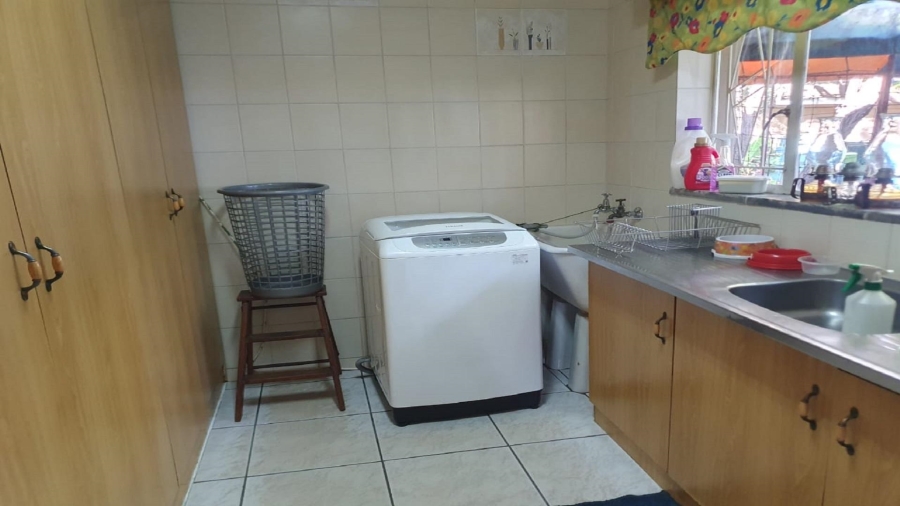 5 Bedroom Property for Sale in Zuurfontein Gauteng