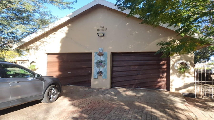 5 Bedroom Property for Sale in Zuurfontein Gauteng