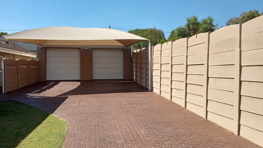 3 Bedroom Property for Sale in Dalpark Proper Gauteng