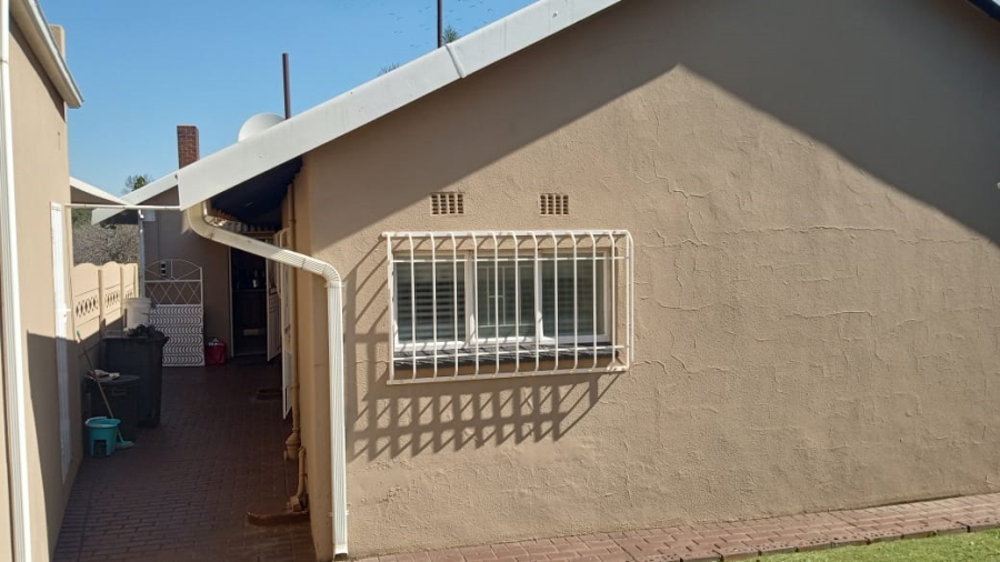 3 Bedroom Property for Sale in Dalpark Proper Gauteng