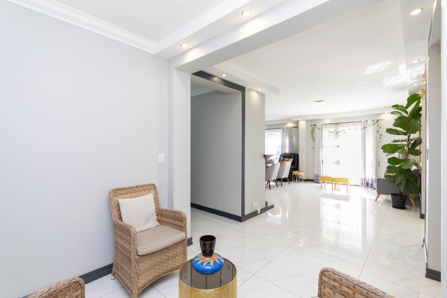 To Let 4 Bedroom Property for Rent in River Club Gauteng