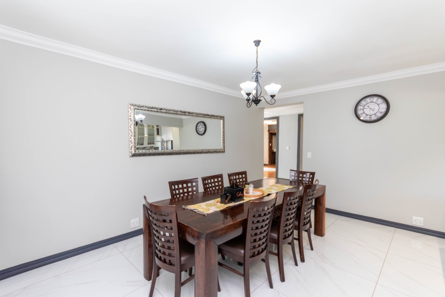 To Let 4 Bedroom Property for Rent in River Club Gauteng