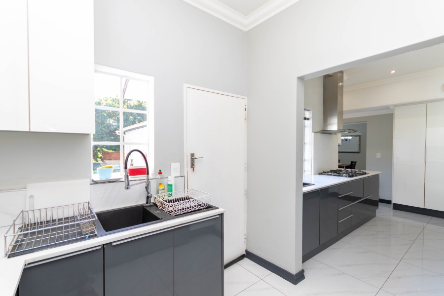 To Let 4 Bedroom Property for Rent in River Club Gauteng