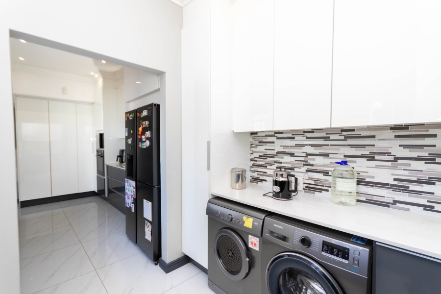 To Let 4 Bedroom Property for Rent in River Club Gauteng