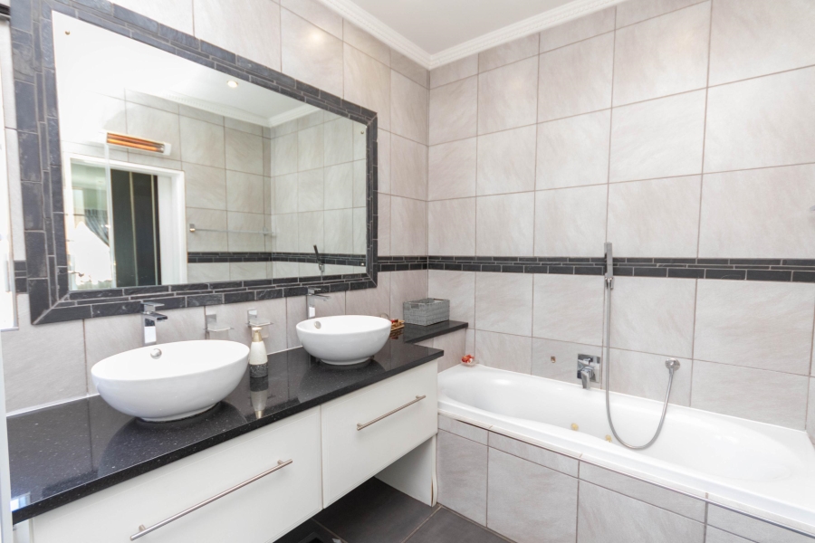 4 Bedroom Property for Sale in River Club Gauteng