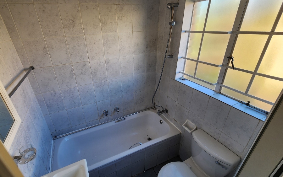1 Bedroom Property for Sale in Olivedale Gauteng