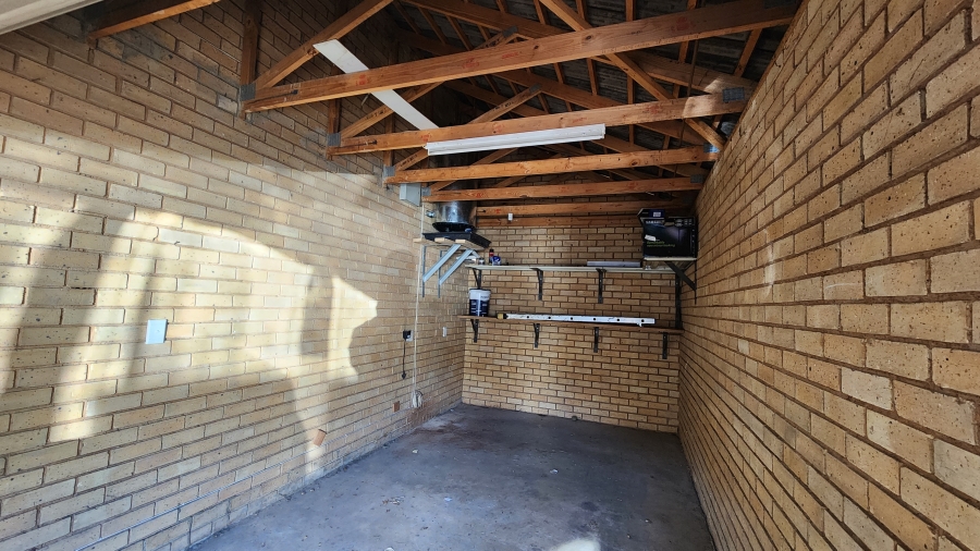 1 Bedroom Property for Sale in Olivedale Gauteng