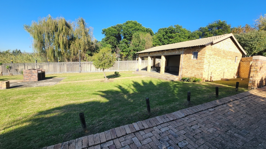 1 Bedroom Property for Sale in Olivedale Gauteng