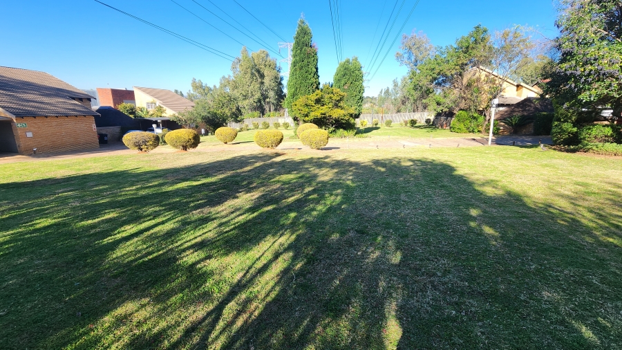 1 Bedroom Property for Sale in Olivedale Gauteng