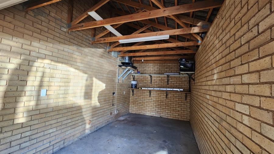 1 Bedroom Property for Sale in Olivedale Gauteng