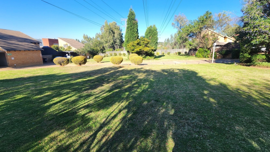 1 Bedroom Property for Sale in Olivedale Gauteng