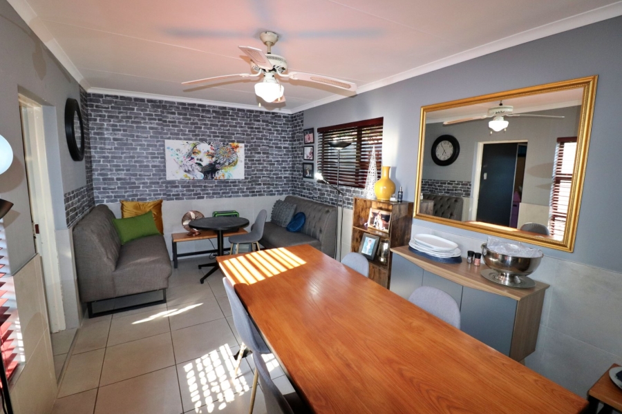 5 Bedroom Property for Sale in Edenvale Central Gauteng