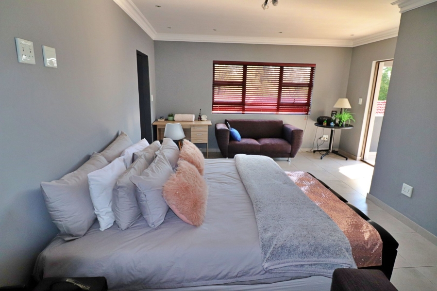 5 Bedroom Property for Sale in Edenvale Central Gauteng