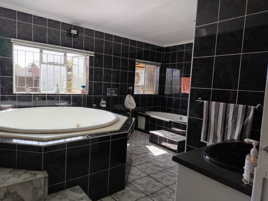 4 Bedroom Property for Sale in Vanderbijlpark SE 1 Gauteng
