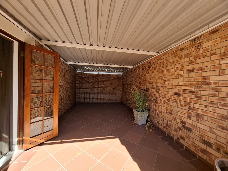 1 Bedroom Property for Sale in Equestria Gauteng