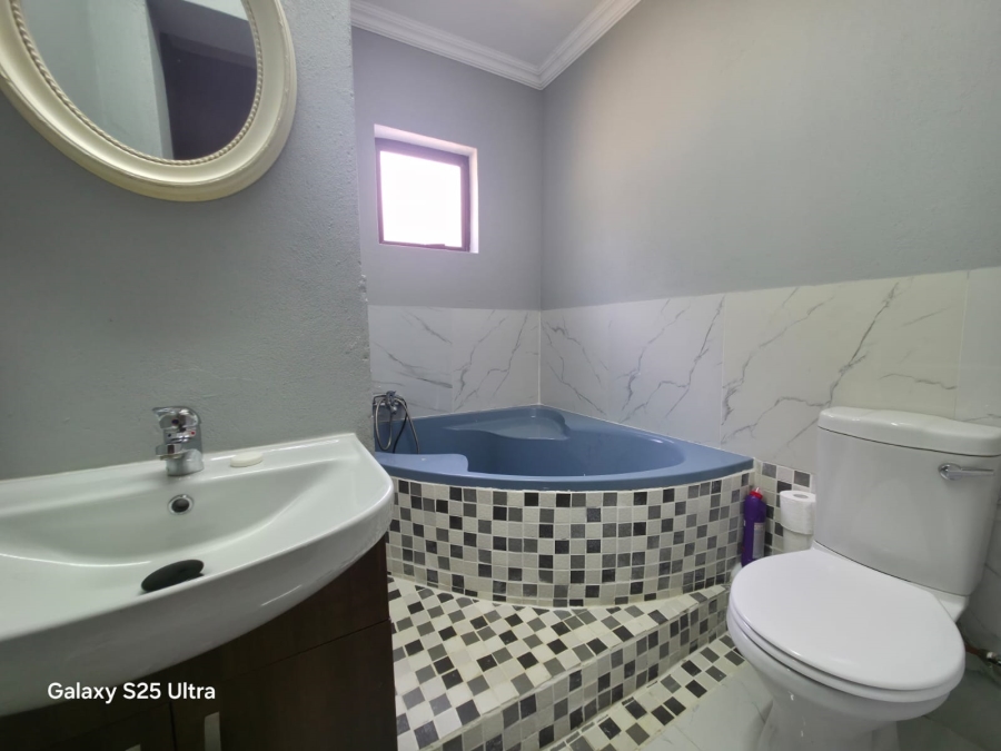 6 Bedroom Property for Sale in Montana Park Gauteng