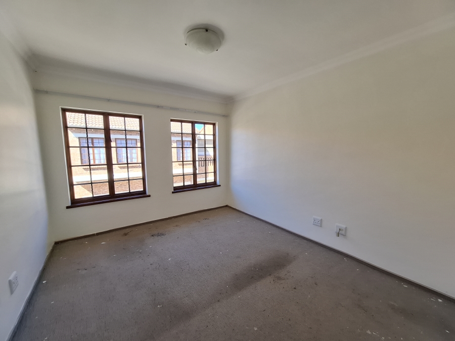 1 Bedroom Property for Sale in Equestria Gauteng