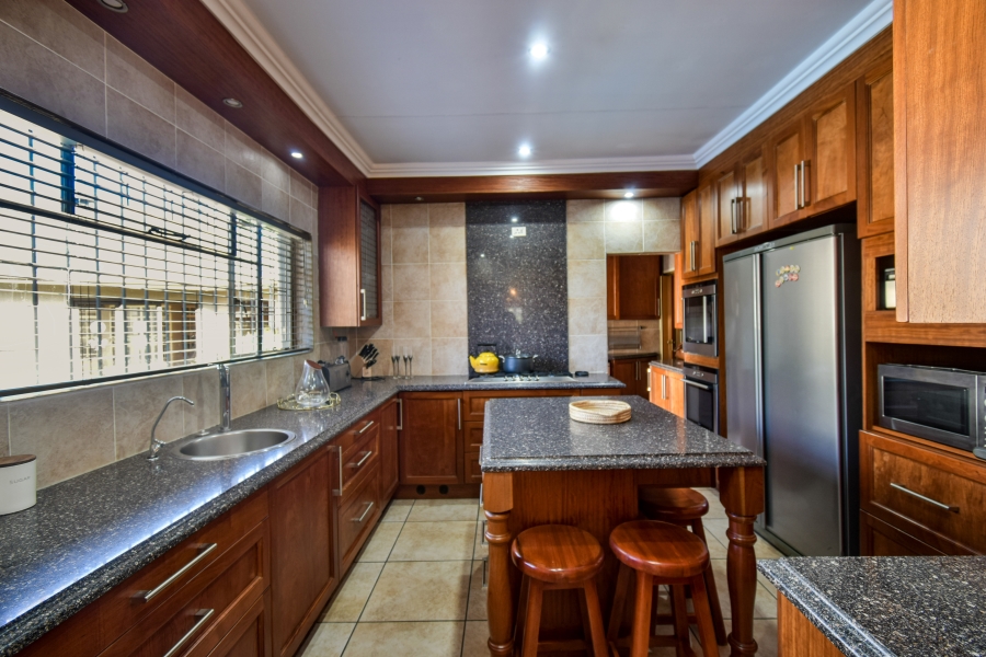 6 Bedroom Property for Sale in Lynnwood Glen Gauteng