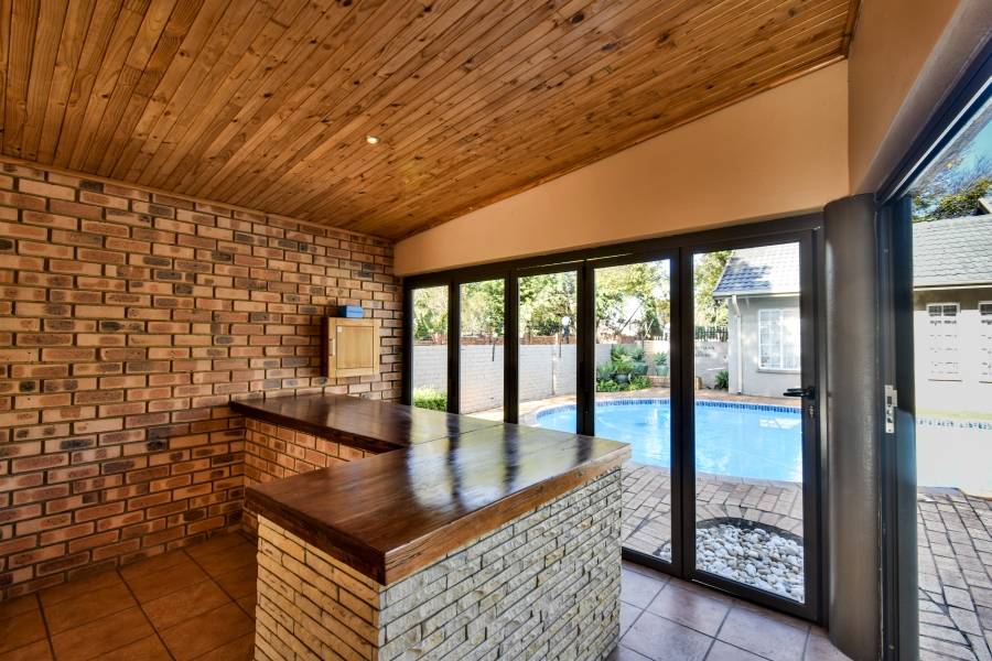 6 Bedroom Property for Sale in Lynnwood Glen Gauteng