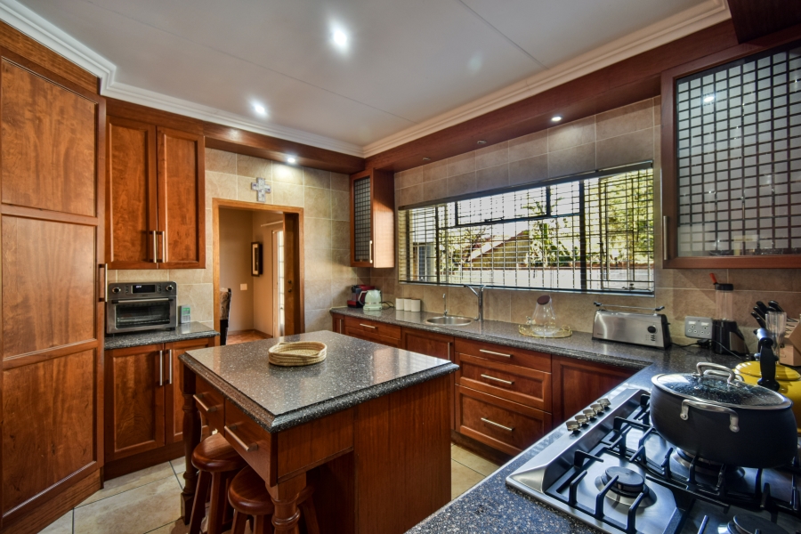 6 Bedroom Property for Sale in Lynnwood Glen Gauteng