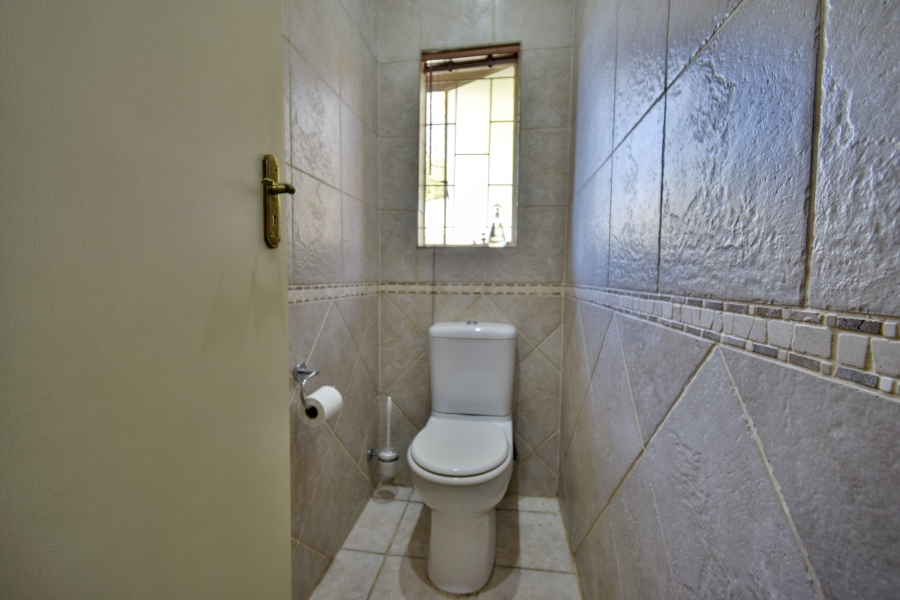 6 Bedroom Property for Sale in Lynnwood Glen Gauteng