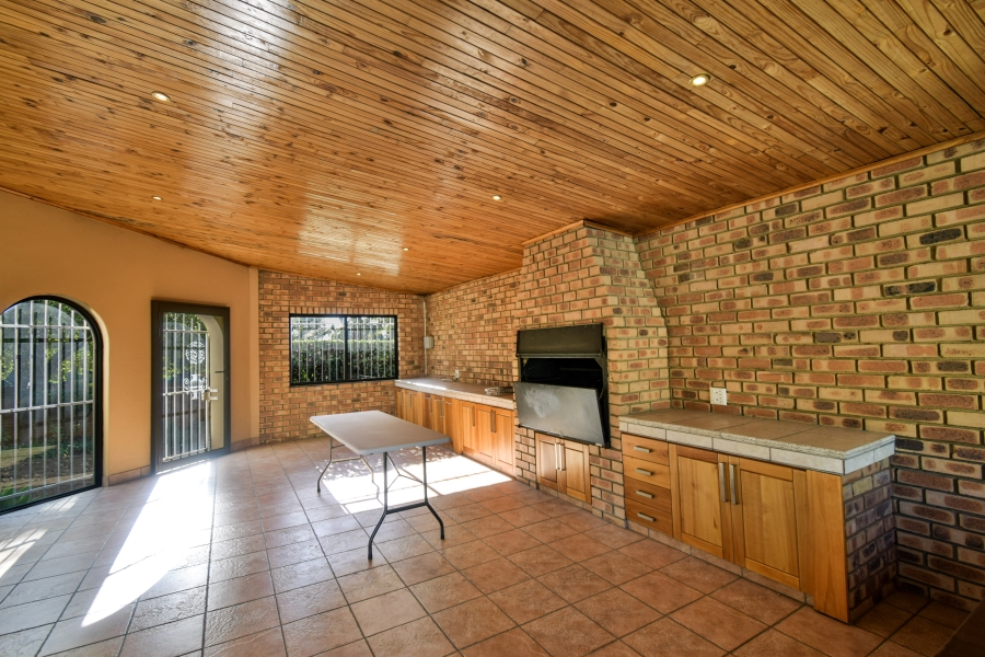 6 Bedroom Property for Sale in Lynnwood Glen Gauteng