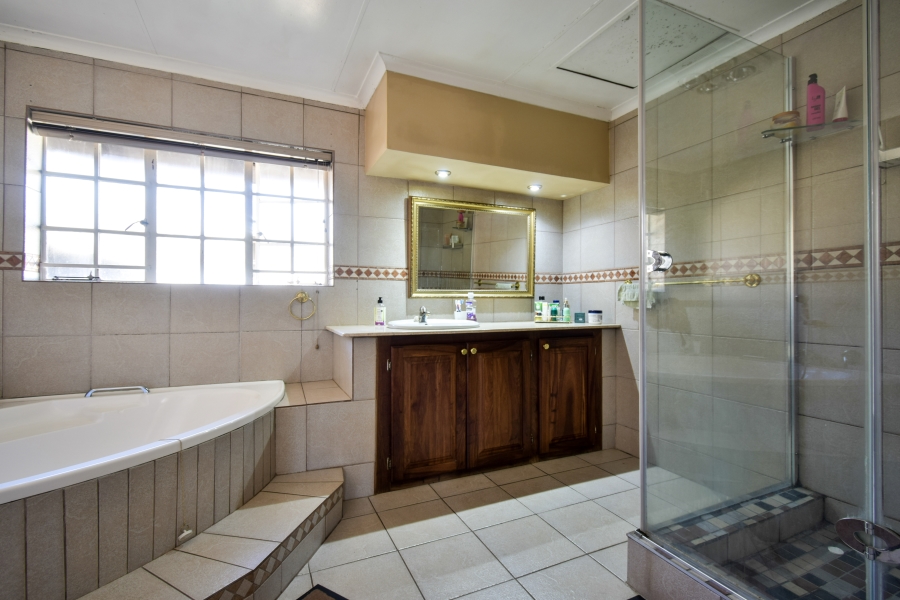 6 Bedroom Property for Sale in Lynnwood Glen Gauteng