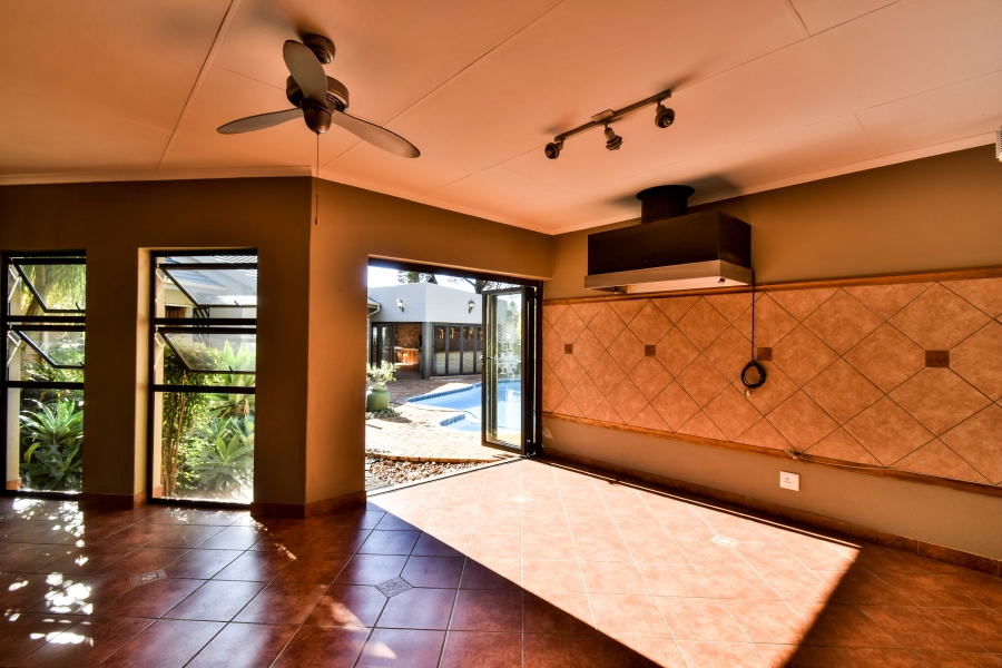 6 Bedroom Property for Sale in Lynnwood Glen Gauteng