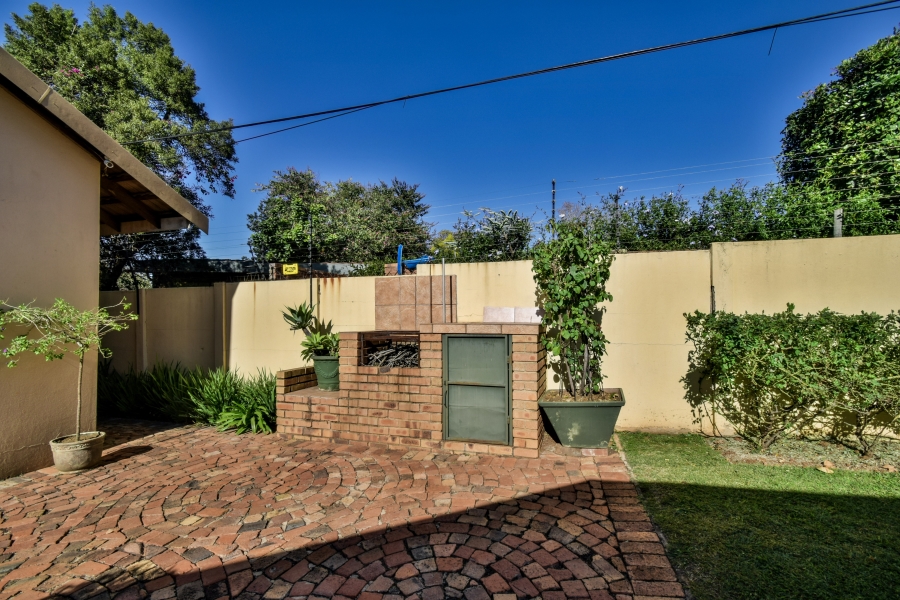 6 Bedroom Property for Sale in Lynnwood Glen Gauteng